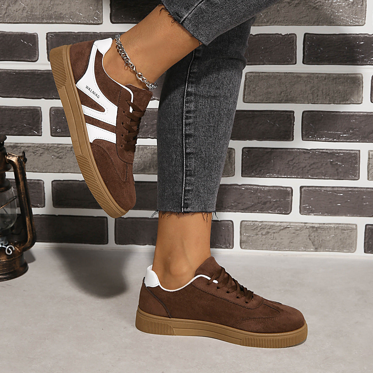 Women's Retro Casual Round-Toe Sports Fashion Flat-Soled Sneakers